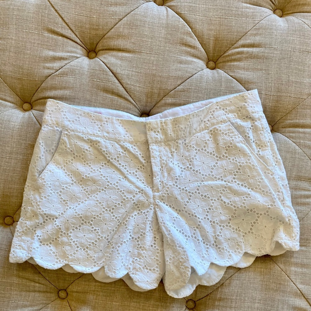 GUC with one snag Lilly Pulitzer size 6 shorts